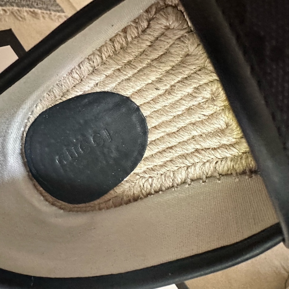 Gucci shoes size 8US, I just wore them out 3 times their on perfect condition - Picture 7 of 14